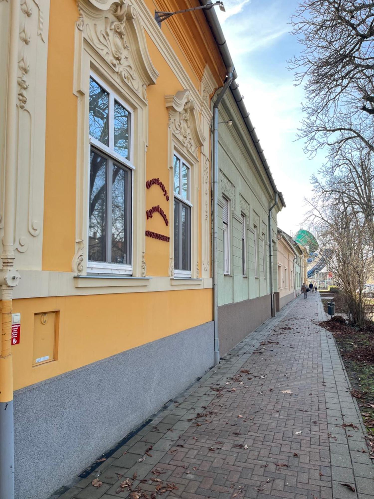 Gesztenye Apartman Mako Exterior photo