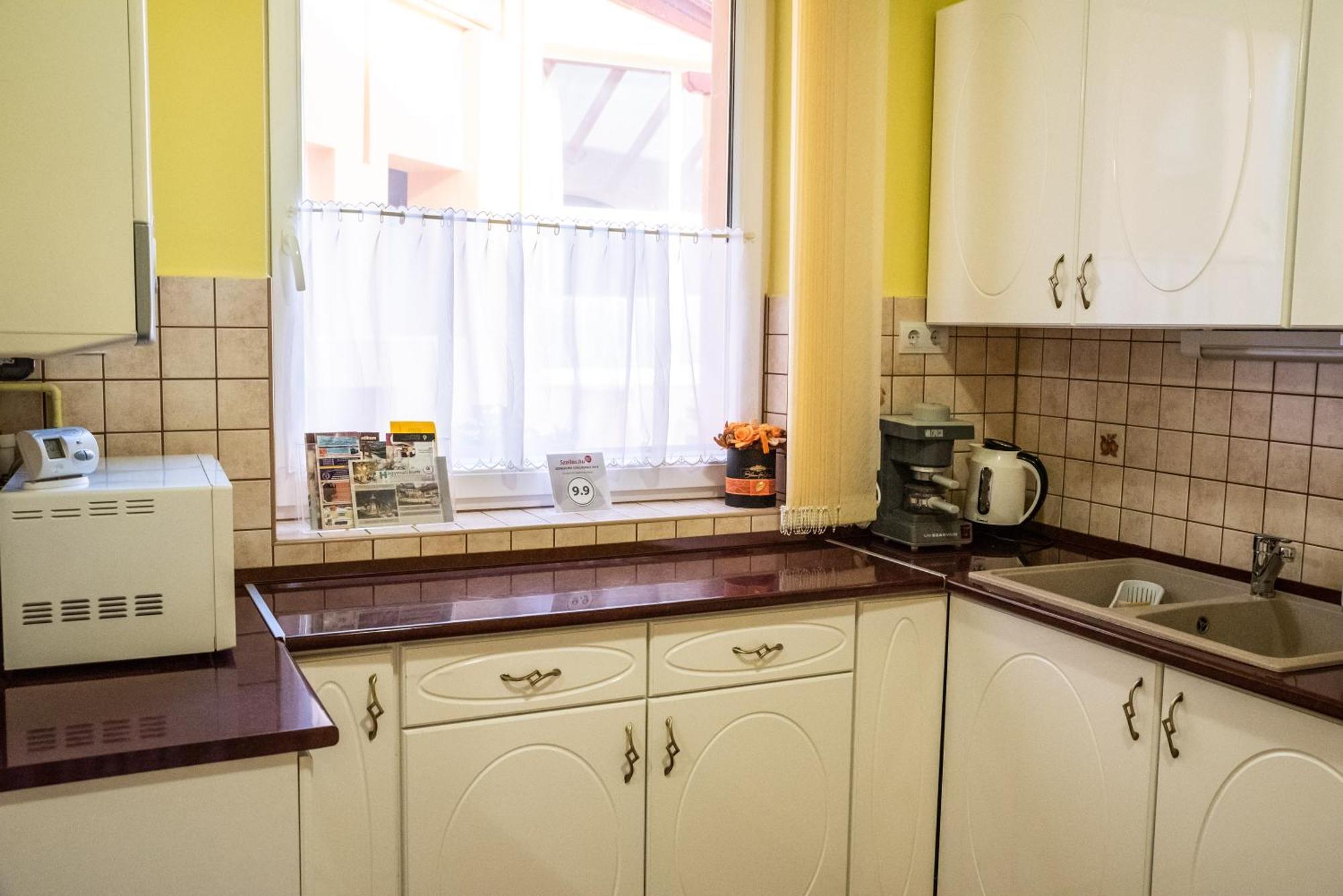 Gesztenye Apartman Mako Exterior photo